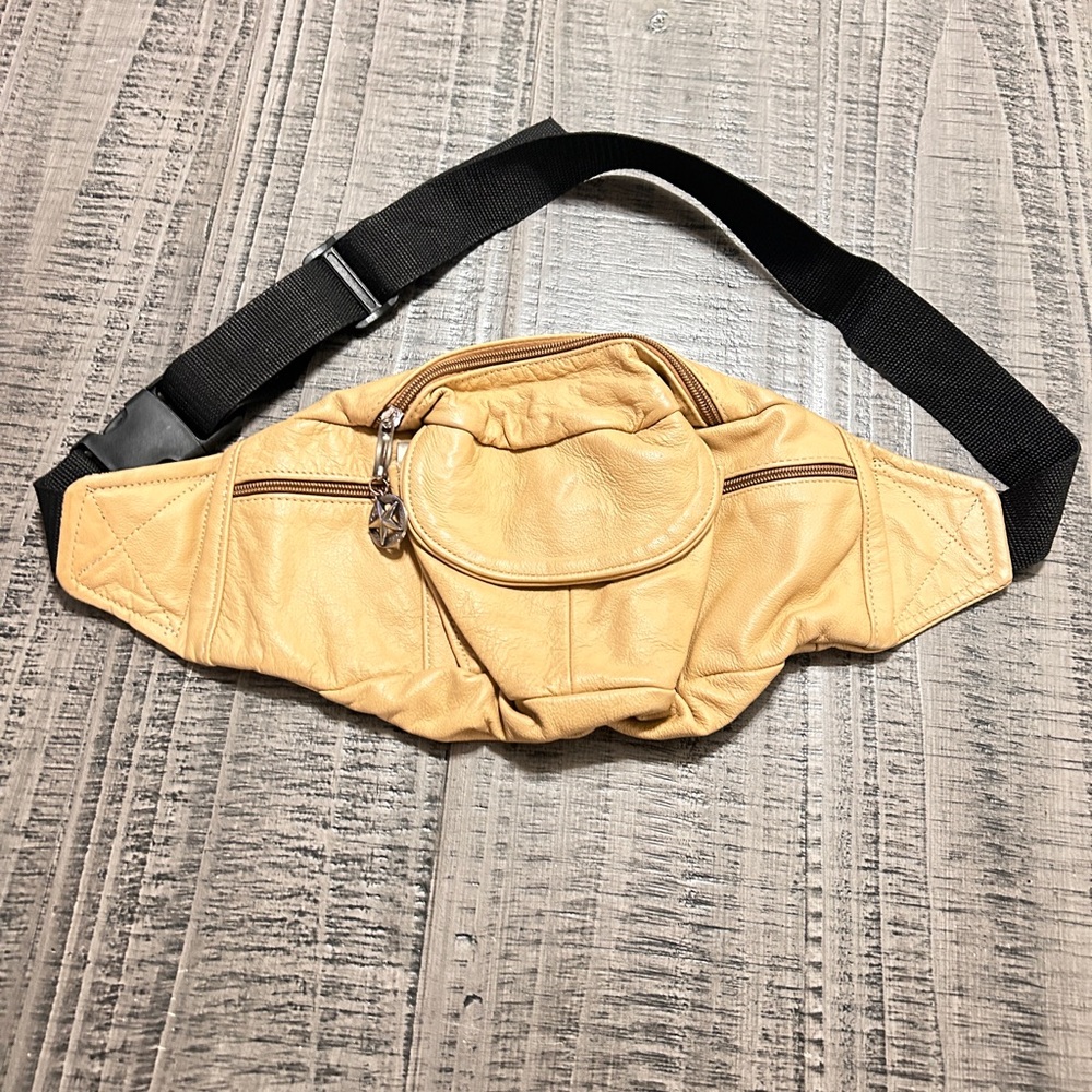 Vintage Men's Tan Leather Belt Bag